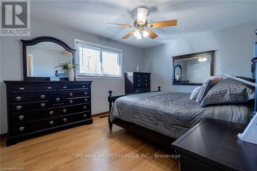 Upper - 100 Larchwood Circle, Welland, Ontario  L3C 6T3 - Photo 17 - X12672720