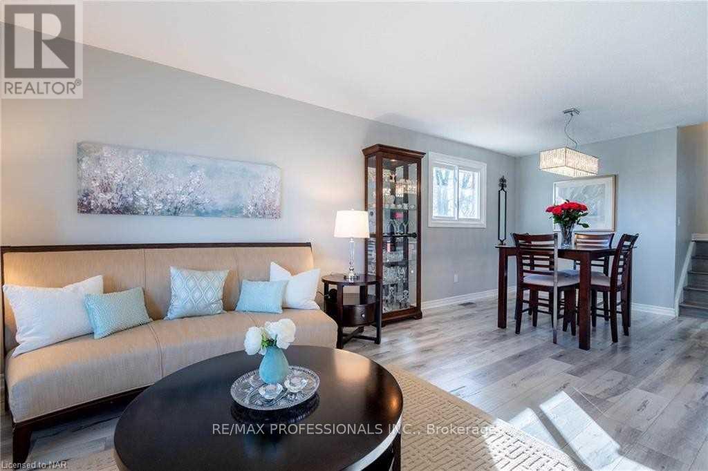 Upper - 100 Larchwood Circle, Welland, Ontario  L3C 6T3 - Photo 6 - X12672720