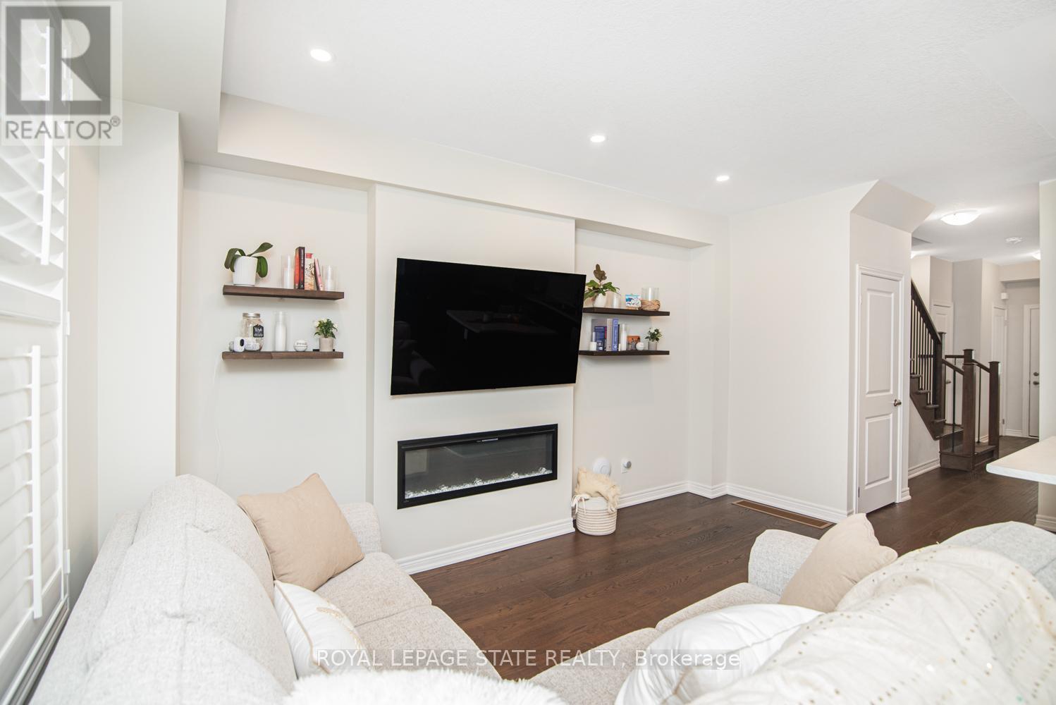 8 Mia Drive, Hamilton, Ontario  L9B 0K1 - Photo 10 - X12672820