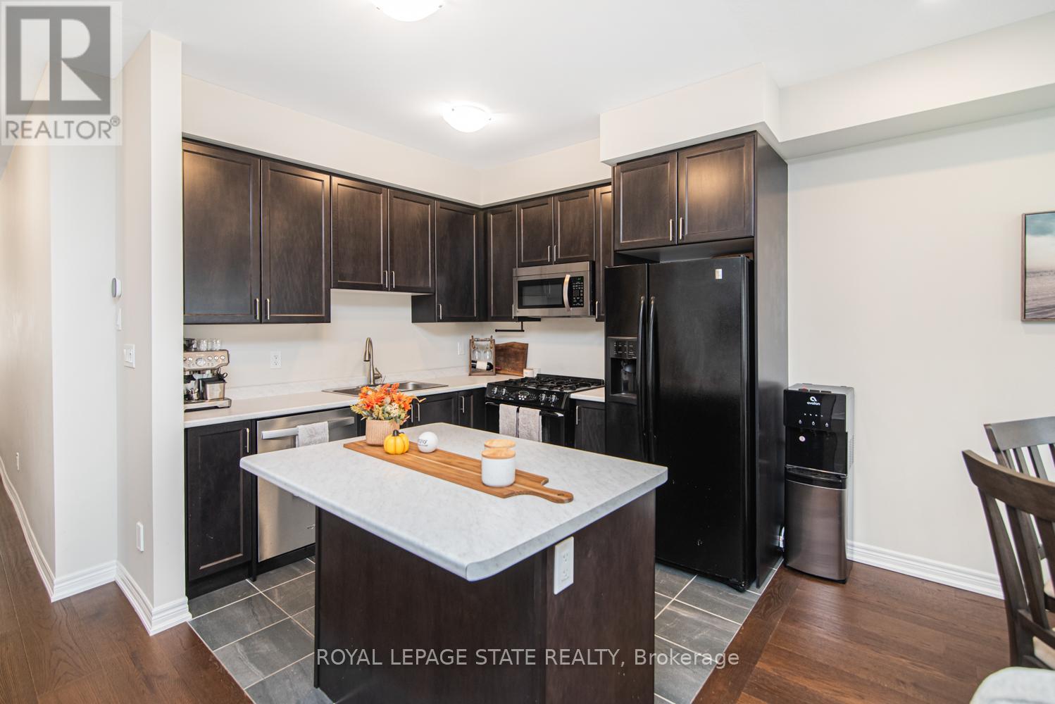 8 Mia Drive, Hamilton, Ontario  L9B 0K1 - Photo 16 - X12672820