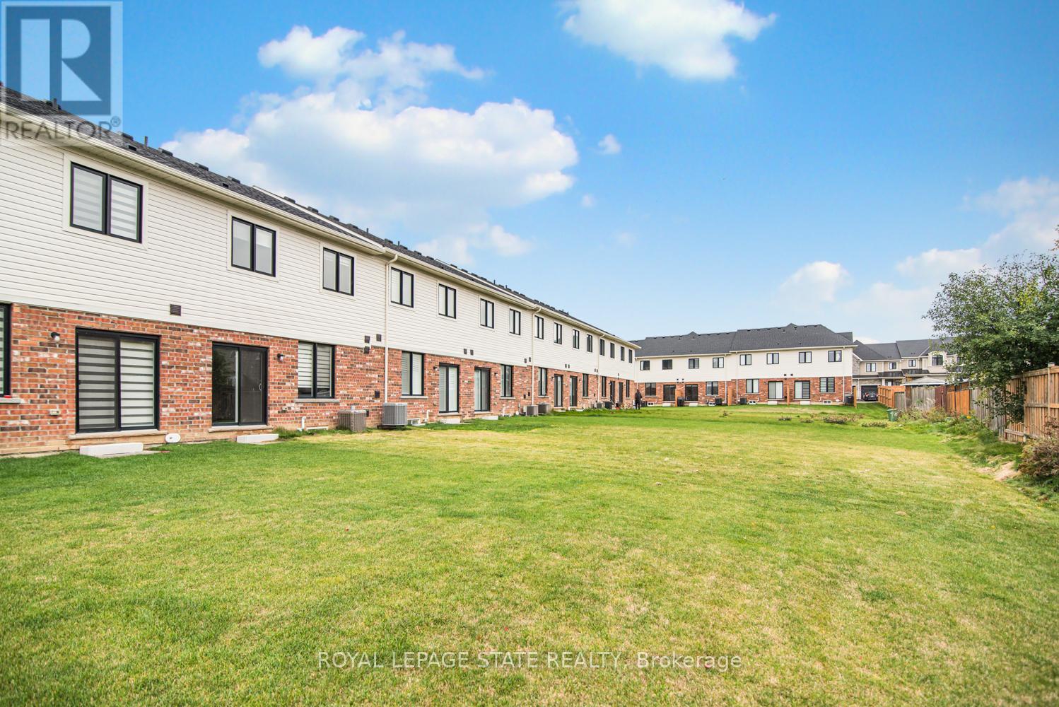 8 Mia Drive, Hamilton, Ontario  L9B 0K1 - Photo 46 - X12672820