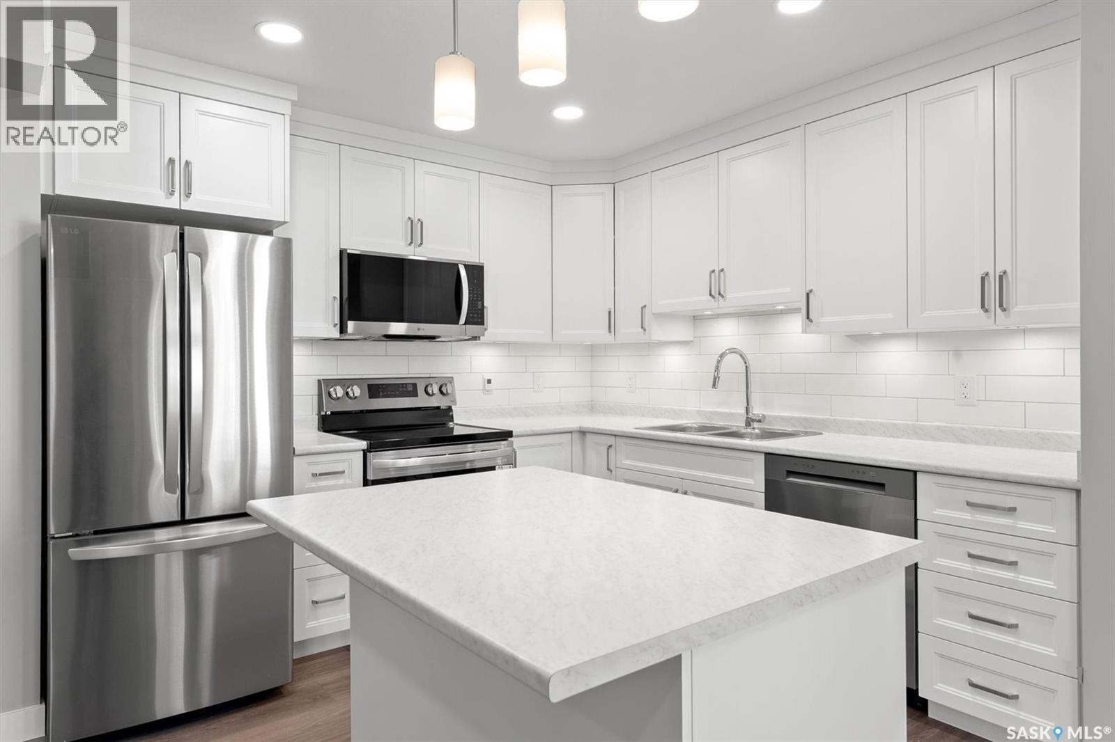 202 318 108th STREET W, saskatoon, Saskatchewan