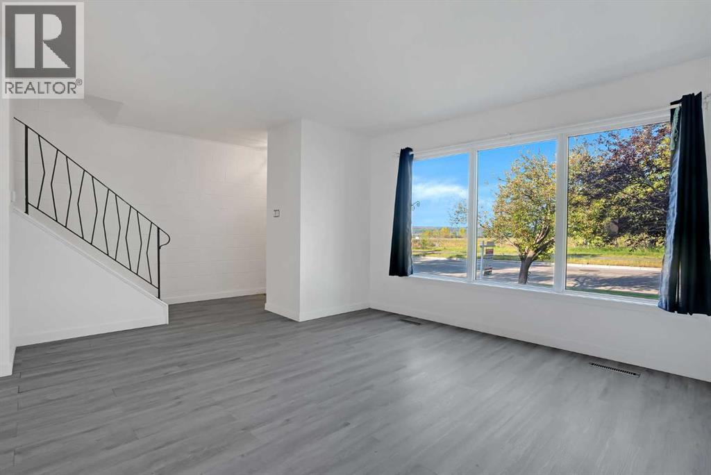 6014 37 Street Sw, Calgary, Alberta  T3E 5M7 - Photo 2 - A2262090