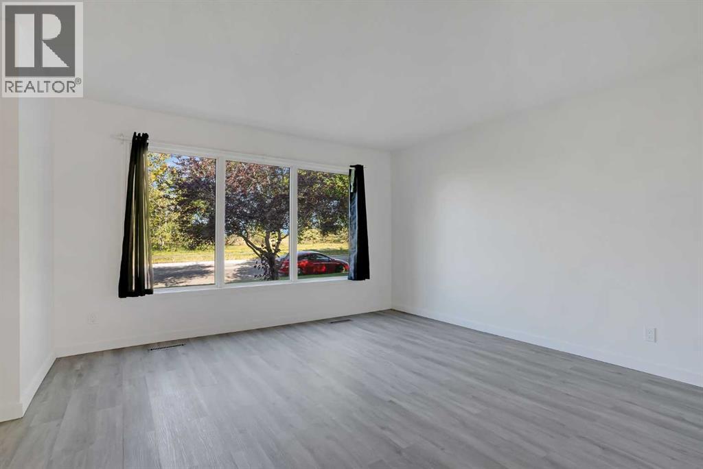 6014 37 Street Sw, Calgary, Alberta  T3E 5M7 - Photo 3 - A2262090