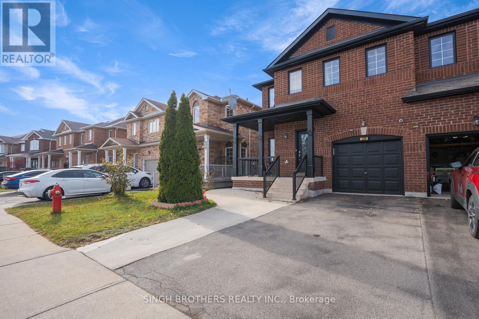 28 Jordensen Drive, Brampton, Ontario  L6X 0T2 - Photo 2 - W12672440
