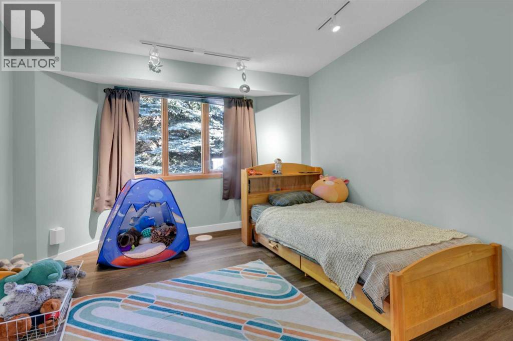 4 Christie Gardens Sw, Calgary, Alberta  T3H 3B5 - Photo 20 - A2277543