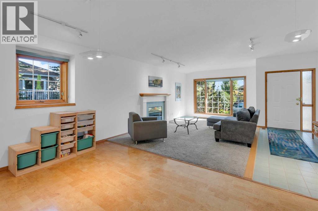 4 Christie Gardens Sw, Calgary, Alberta  T3H 3B5 - Photo 7 - A2277543