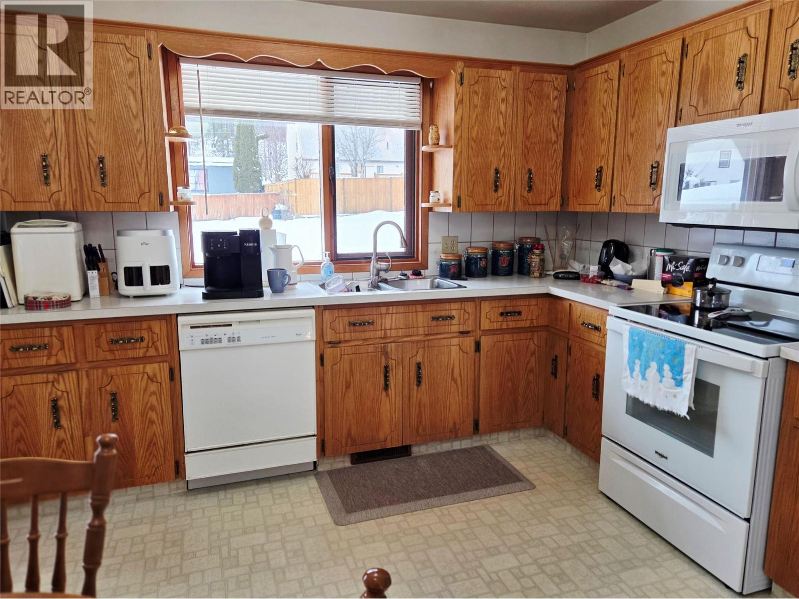 810 6th Avenue, Kimberley, British Columbia V1A 2W3 - Photo 6 - 10372098