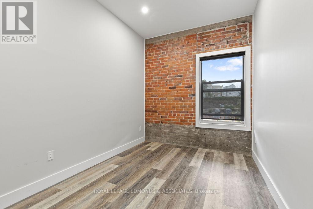 201 Pembroke Street W, Pembroke, Ontario K8A 5N1 - Photo 16 - X12672970