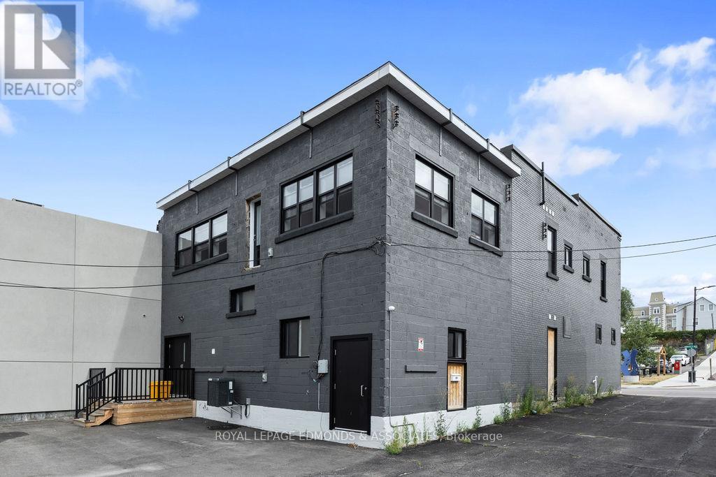 201 Pembroke Street W, Pembroke, Ontario K8A 5N1 - Photo 4 - X12672970