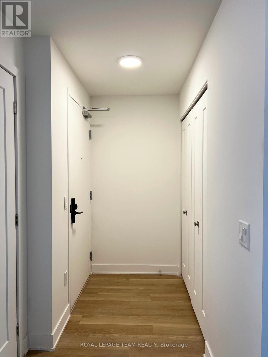 B402 - 1655 Carling Avenue, Ottawa, Ontario  K2A 4H9 - Photo 2 - X12672952