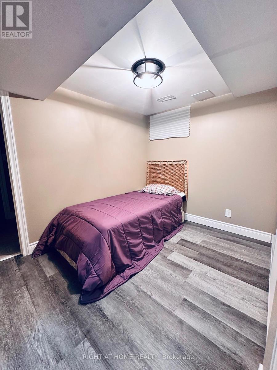 ROOM 2 - 30 MAROWYNE DRIVE, Toronto, Ontario