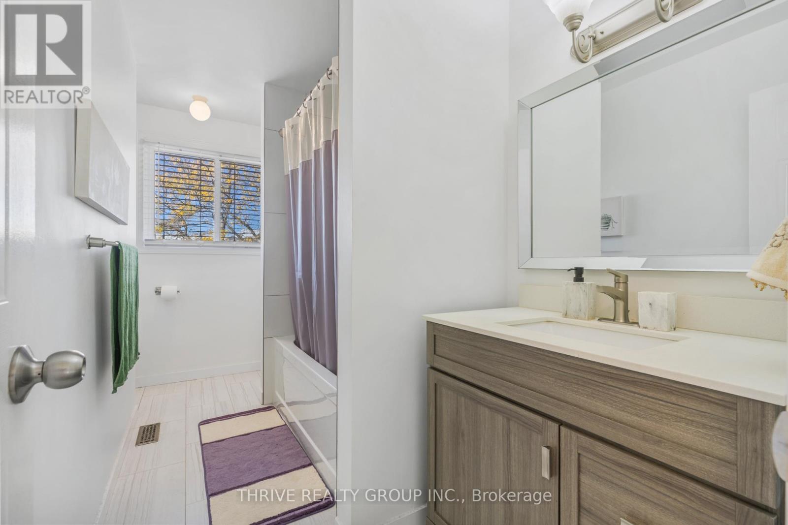 74 Erica Crescent, London South, Ontario  N6E 3P5 - Photo 16 - X12672226