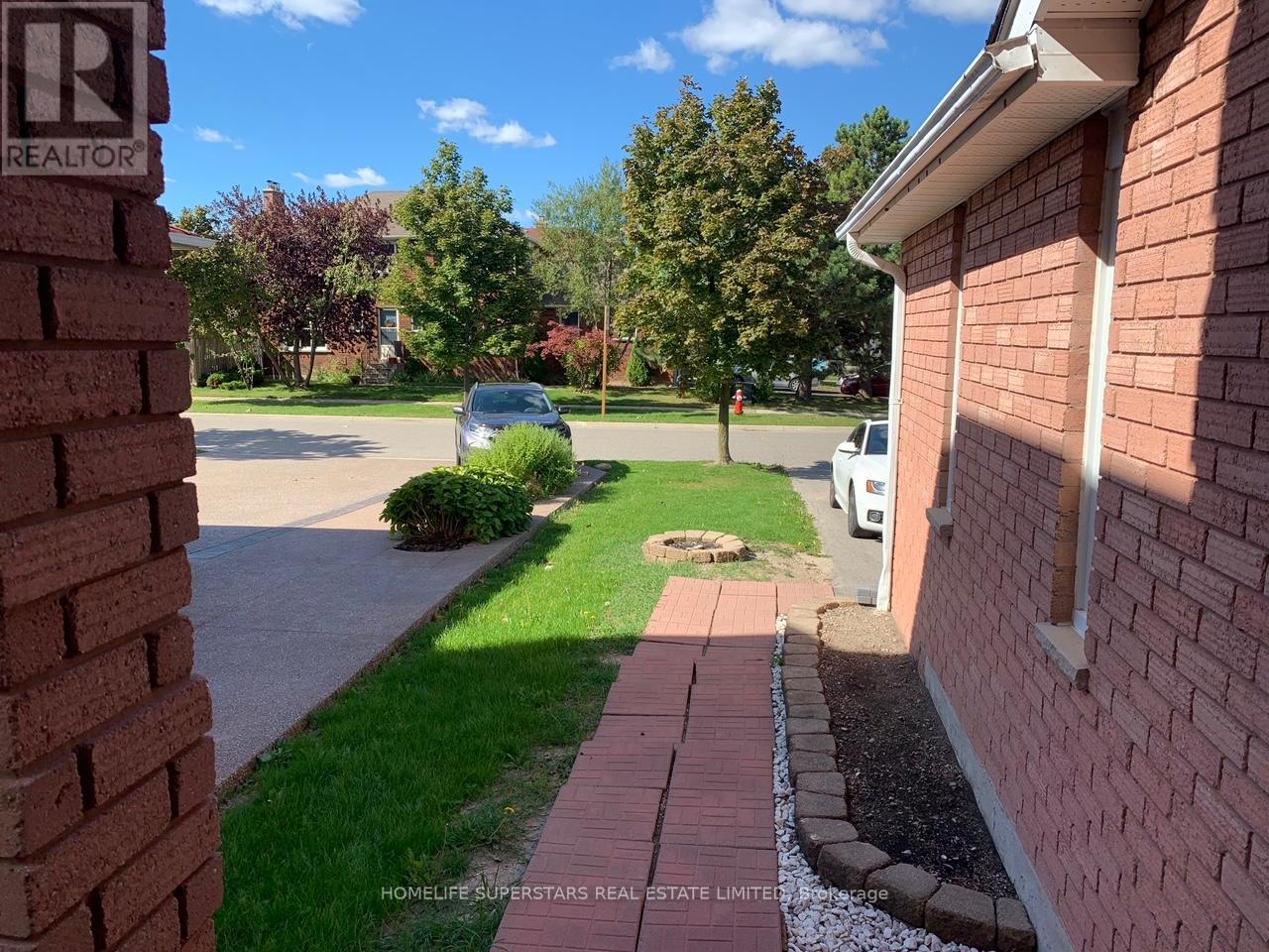 3436 Dovetail Mews, Mississauga, Ontario  L5L 5E4 - Photo 2 - W12659288