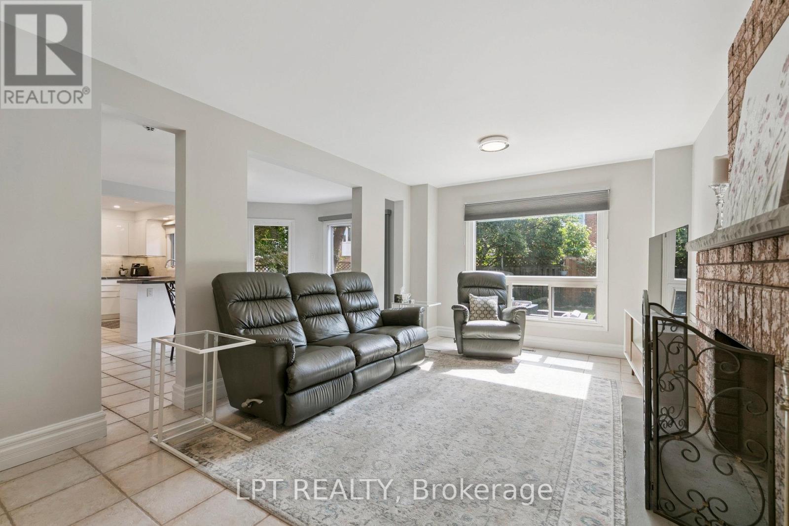 1823 The Chase, Mississauga, Ontario  L5M 2Y8 - Photo 17 - W12672794