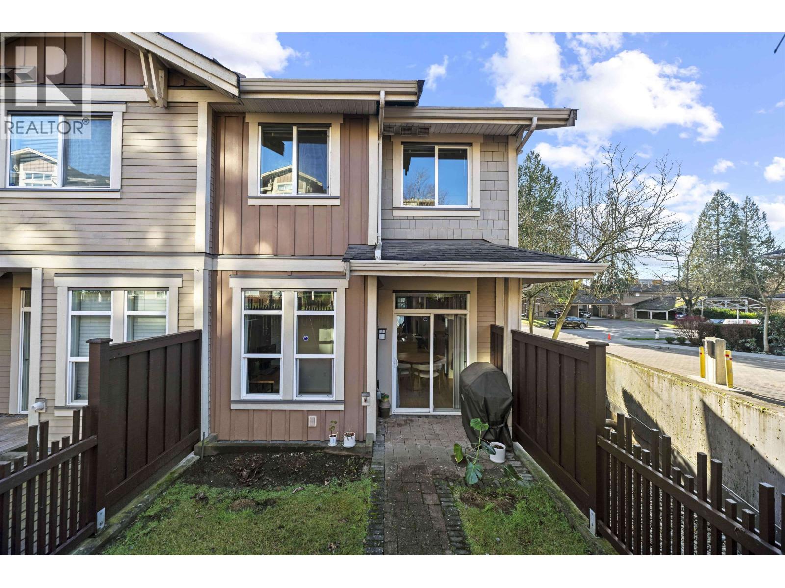 15 5771 Irmin Street, Burnaby, British Columbia V5J 0C5 - Photo 2 - R3076882