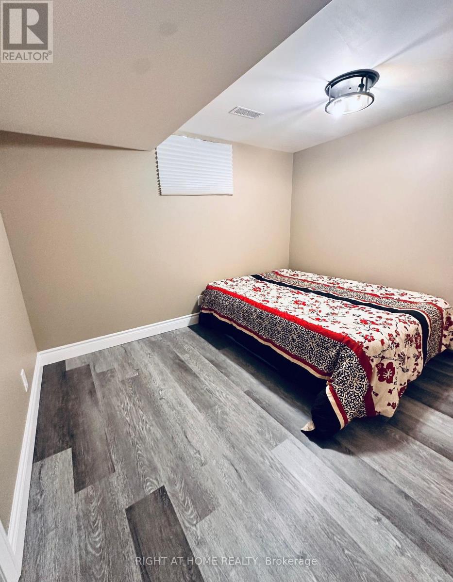 Room 1 - 30 Marowyne Drive, Toronto, Ontario  M2J 2A4 - Photo 1 - C12672508