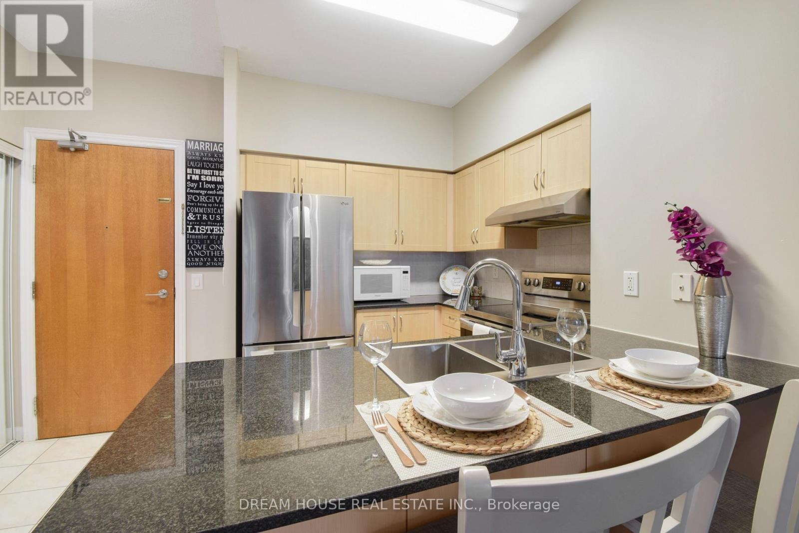 114 - 50 Disera Drive, Vaughan, Ontario  L4J 9E9 - Photo 11 - N12672884