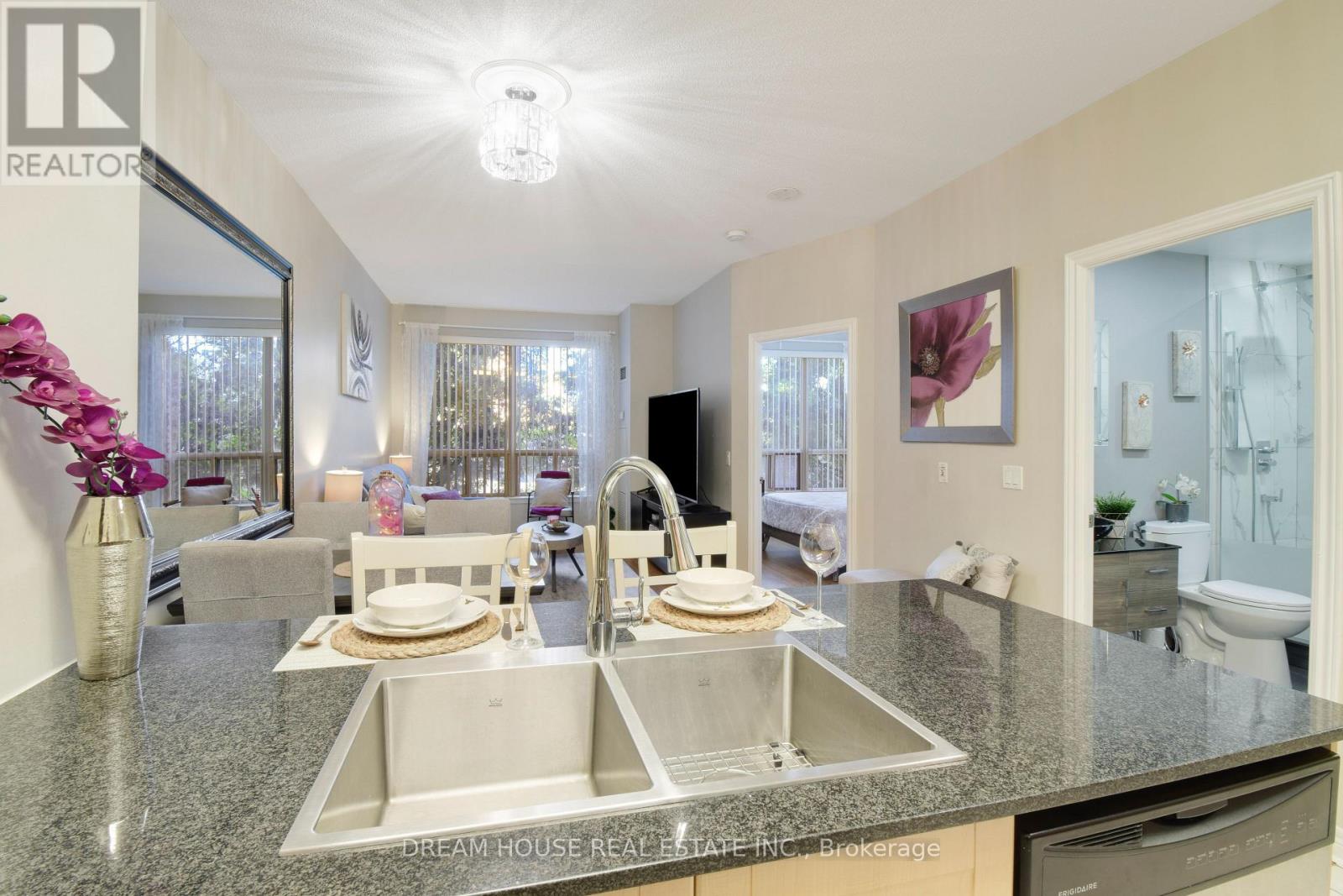 114 - 50 Disera Drive, Vaughan, Ontario  L4J 9E9 - Photo 14 - N12672884