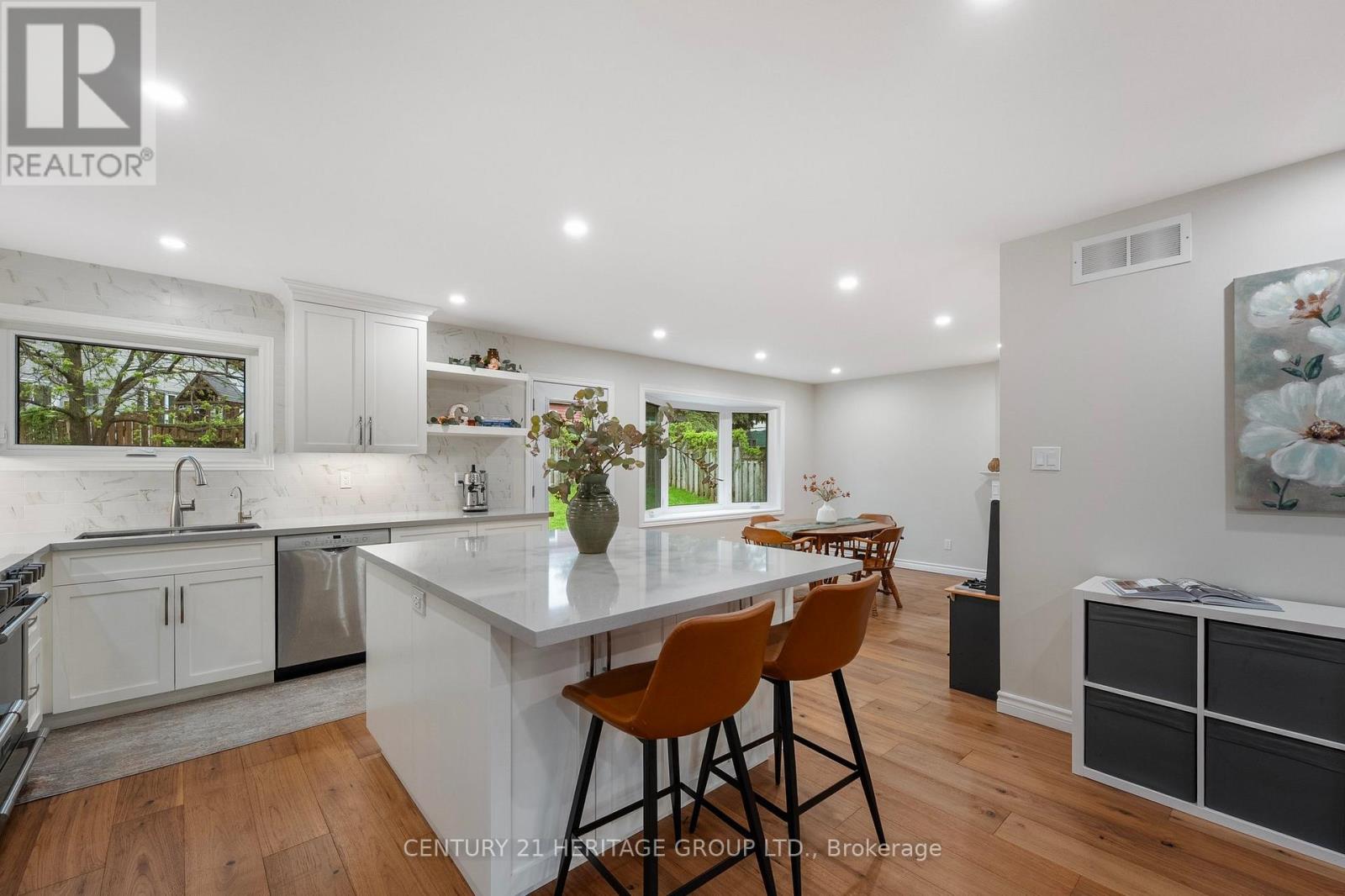 31 Fox Run Lane, Bradford West Gwillimbury (Bradford), Ontario  L3Z 2J1 - Photo 8 - N12672968