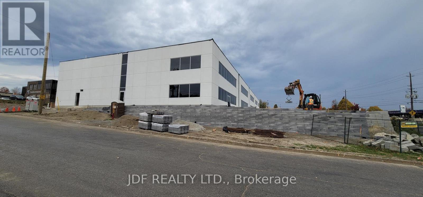 1 - 2 Scanlon Court, Aurora, Ontario  L4G 7B2 - Photo 4 - N12672992