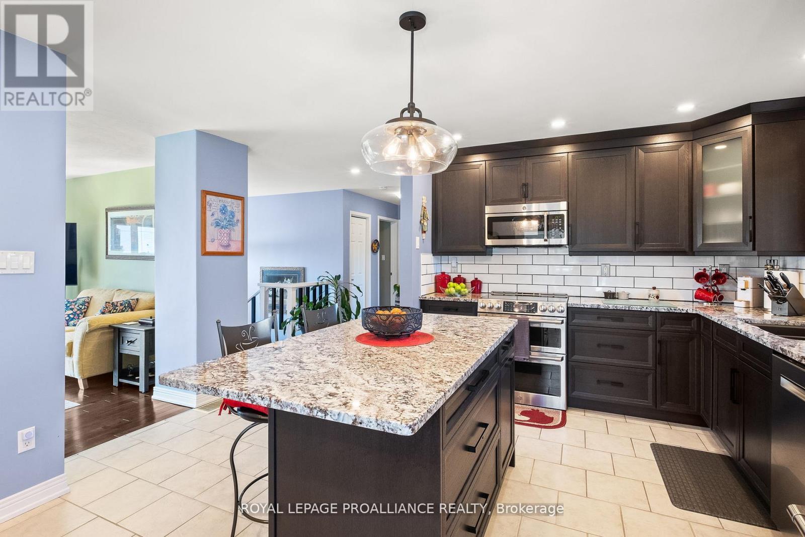 2535 Castlehill Drive, Cobourg, Ontario  K9A 0T3 - Photo 11 - X12663684