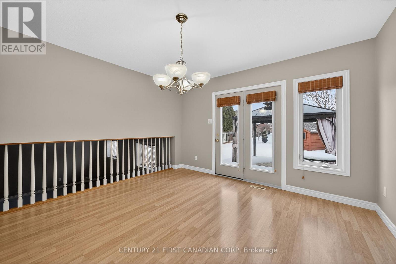 33 Juniper Crescent, Strathroy-Caradoc, Ontario  N7G 4G4 - Photo 10 - X12666182