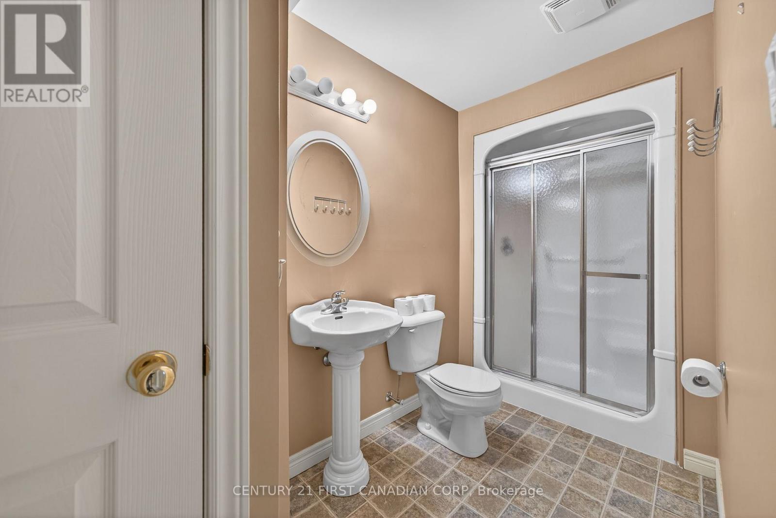 33 Juniper Crescent, Strathroy-Caradoc, Ontario  N7G 4G4 - Photo 22 - X12666182