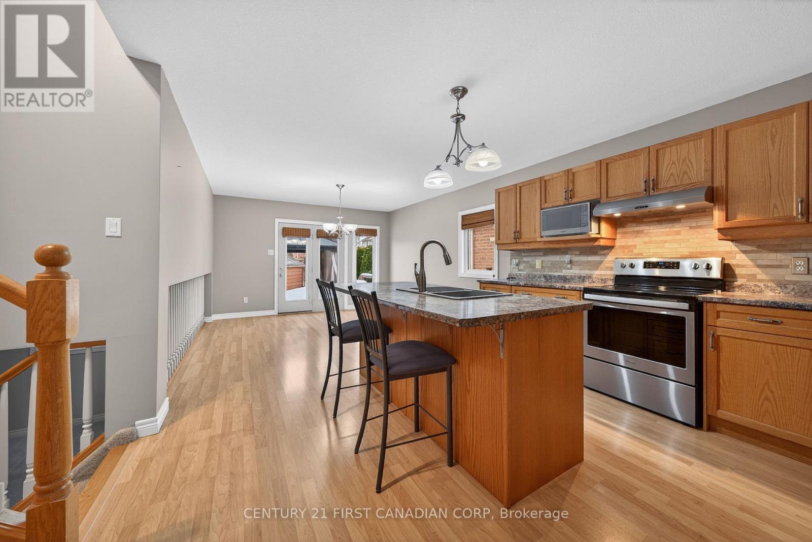 33 Juniper Crescent, Strathroy-Caradoc, Ontario  N7G 4G4 - Photo 6 - X12666182