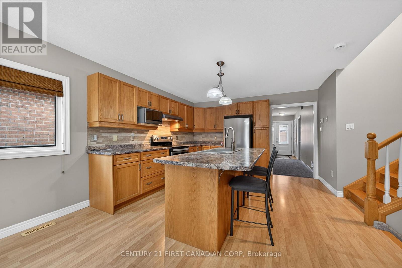 33 Juniper Crescent, Strathroy-Caradoc, Ontario  N7G 4G4 - Photo 8 - X12666182