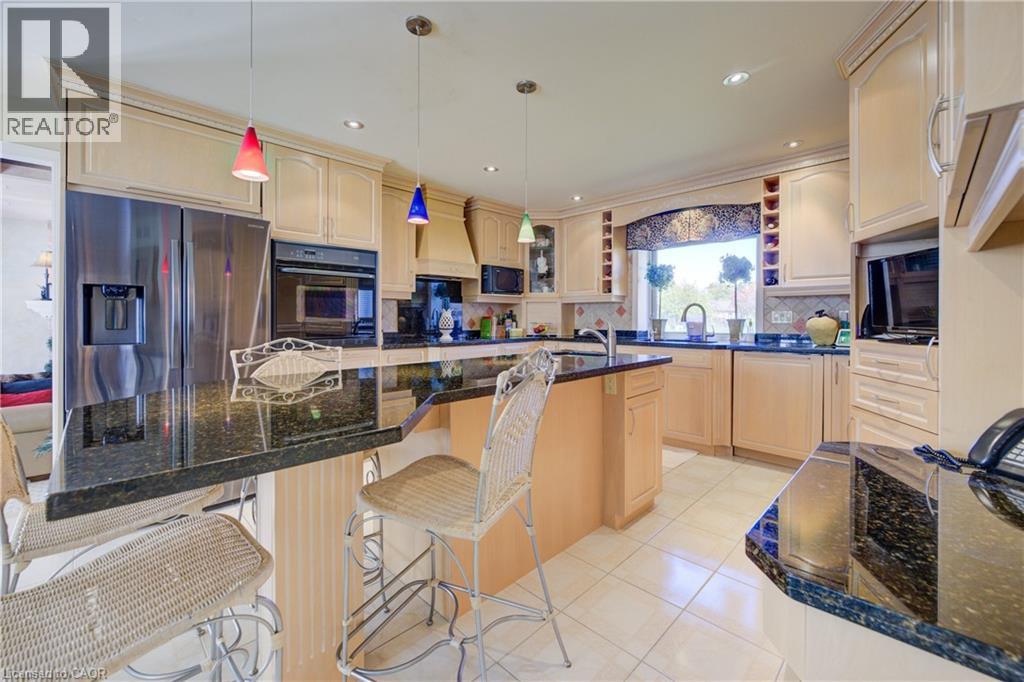 592 Manorwood Court, Waterloo, Ontario  N2K 3L7 - Photo 10 - 40796792