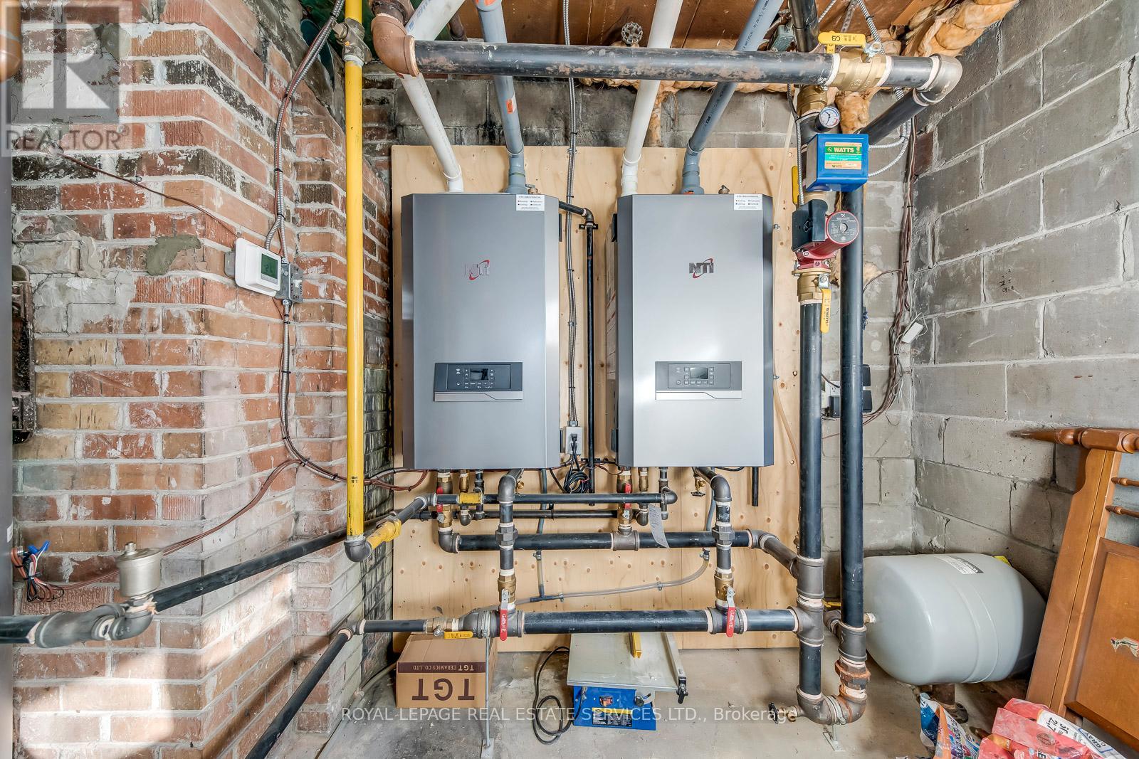 320 Lakeshore Road W, Mississauga, Ontario  L5H 1G8 - Photo 18 - W12672896