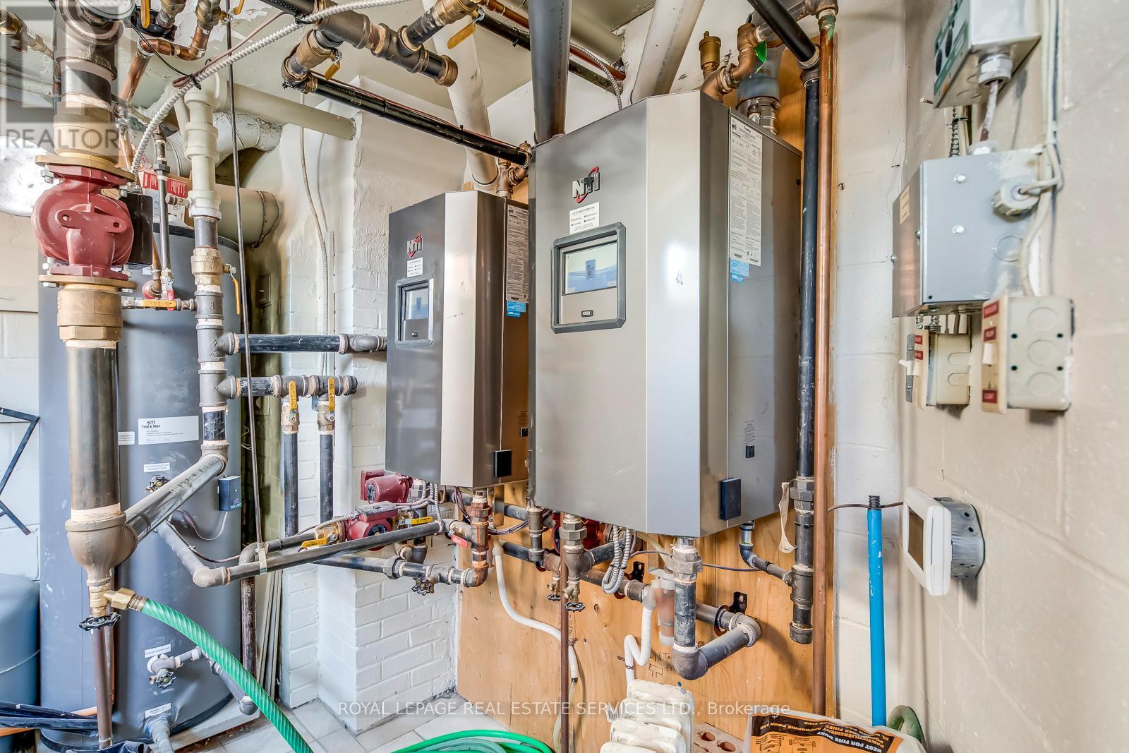 320 Lakeshore Road W, Mississauga, Ontario  L5H 1G8 - Photo 19 - W12672896