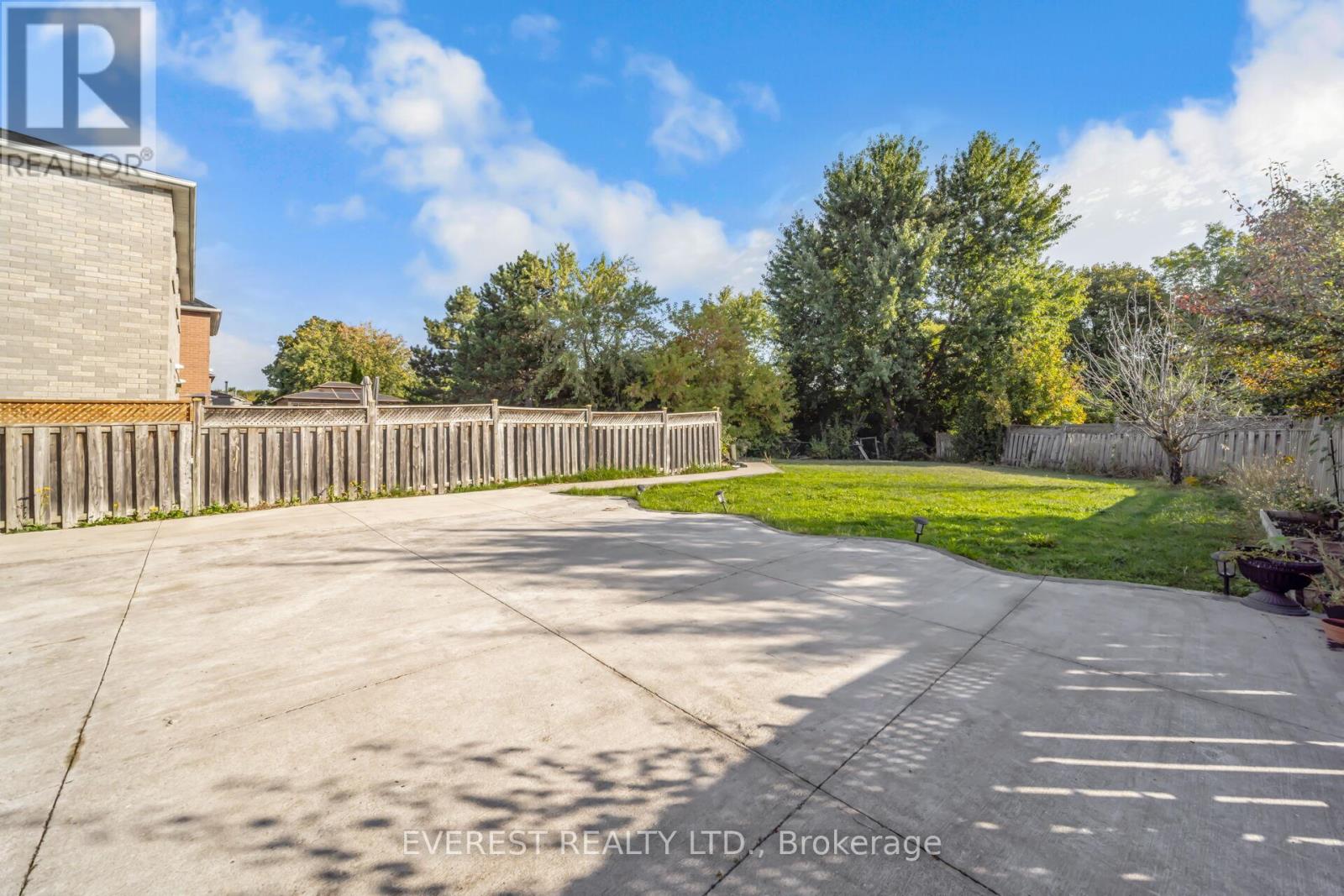 96 Ravenswood Drive, Brampton, Ontario  L6Y 3Z9 - Photo 38 - W12672916