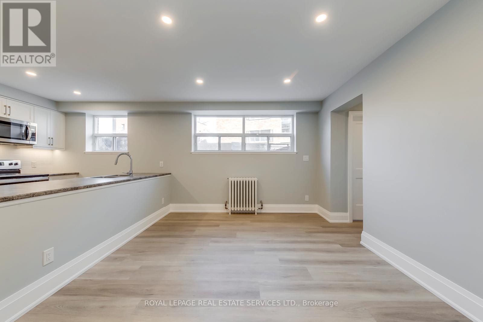 322 Lakeshore Road W, Mississauga, Ontario  L5H 1G8 - Photo 12 - W12672934