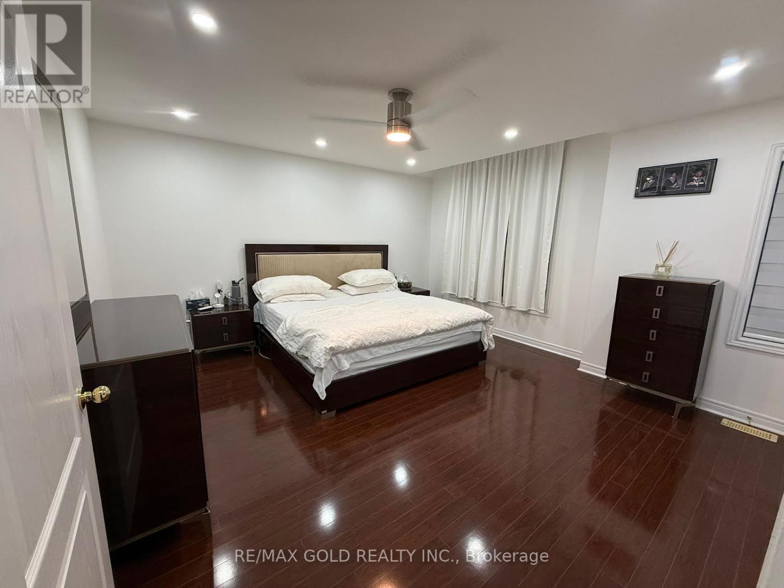 16 Serences Way, Brampton, Ontario  L6R 0E9 - Photo 1 - W12672988