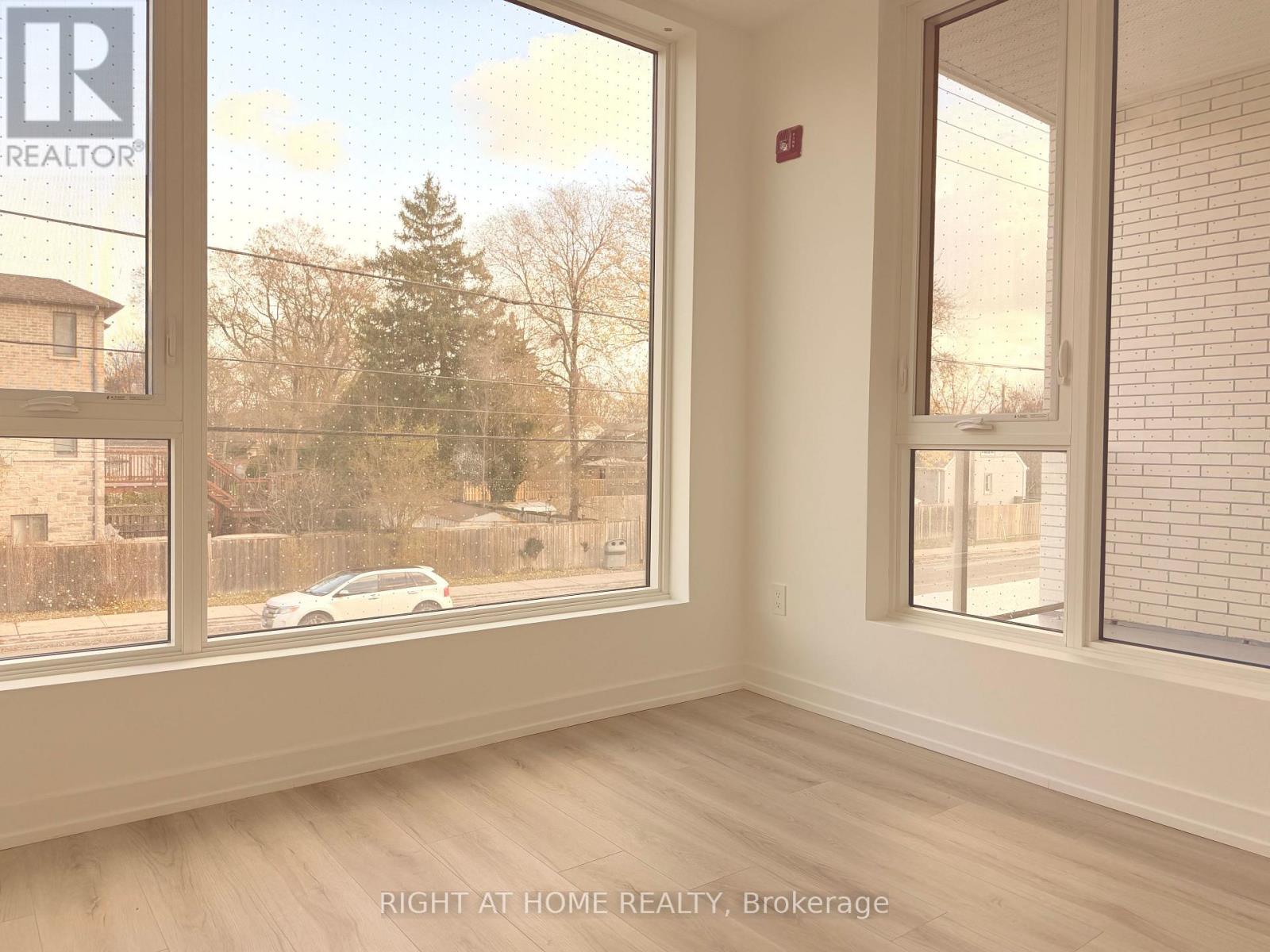 201 - 722 Marlee Avenue, Toronto, Ontario  M6B 3J7 - Photo 7 - W12673000