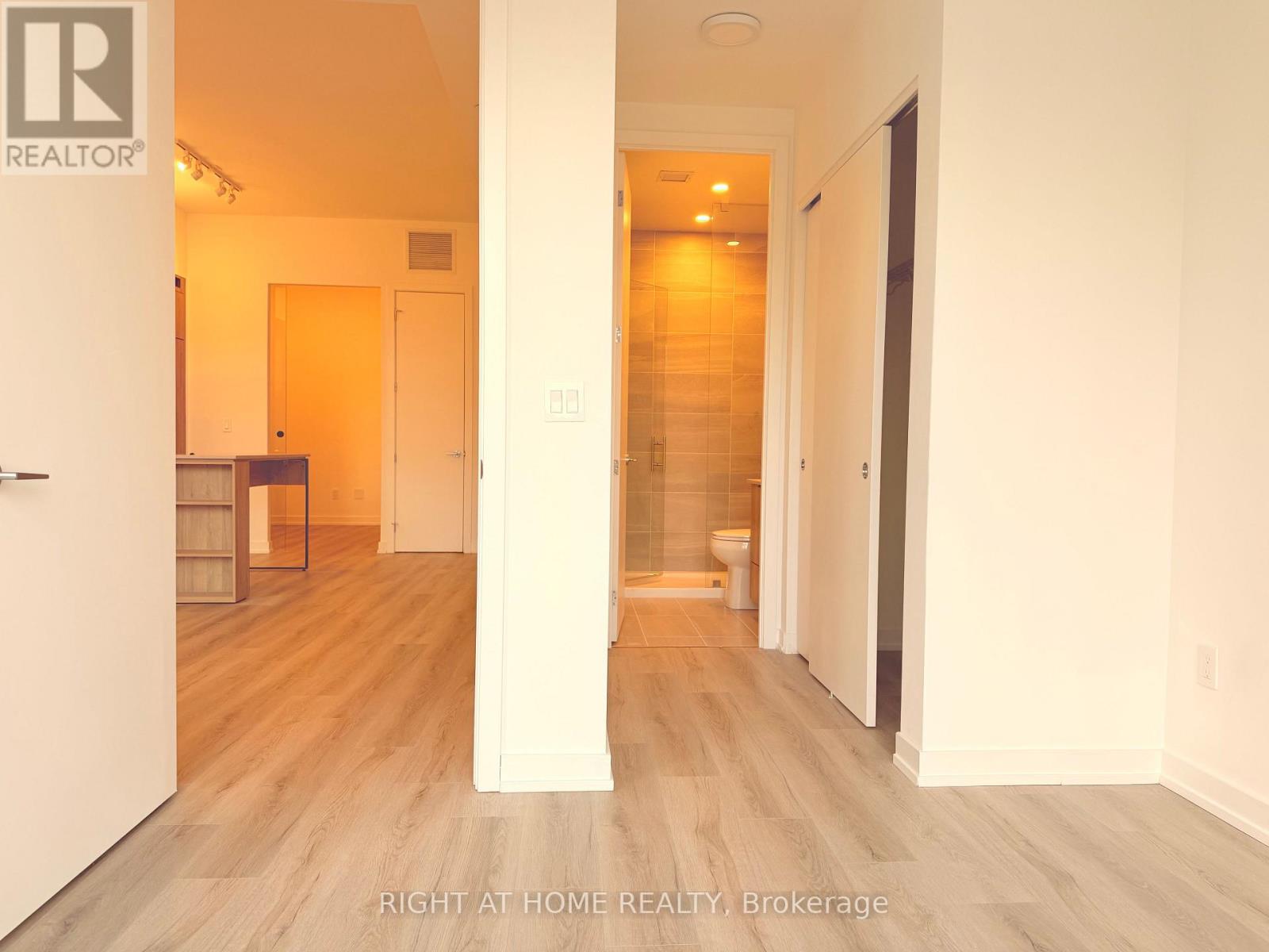 201 - 722 Marlee Avenue, Toronto, Ontario  M6B 3J7 - Photo 8 - W12673000