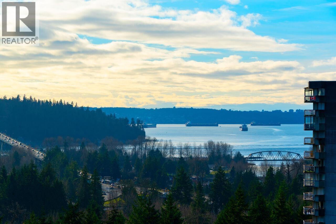 1710 2008 FULLERTON AVENUE, North Vancouver, British Columbia