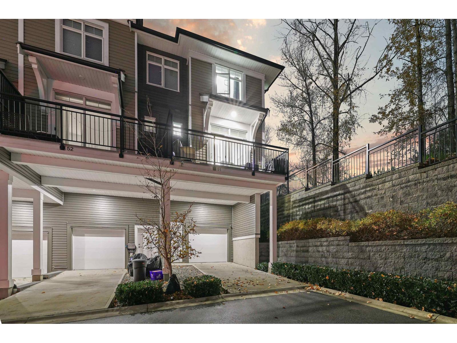 51 2070 Oak Meadows Drive, Surrey, British Columbia  V3Z 1J1 - Photo 2 - R3076567