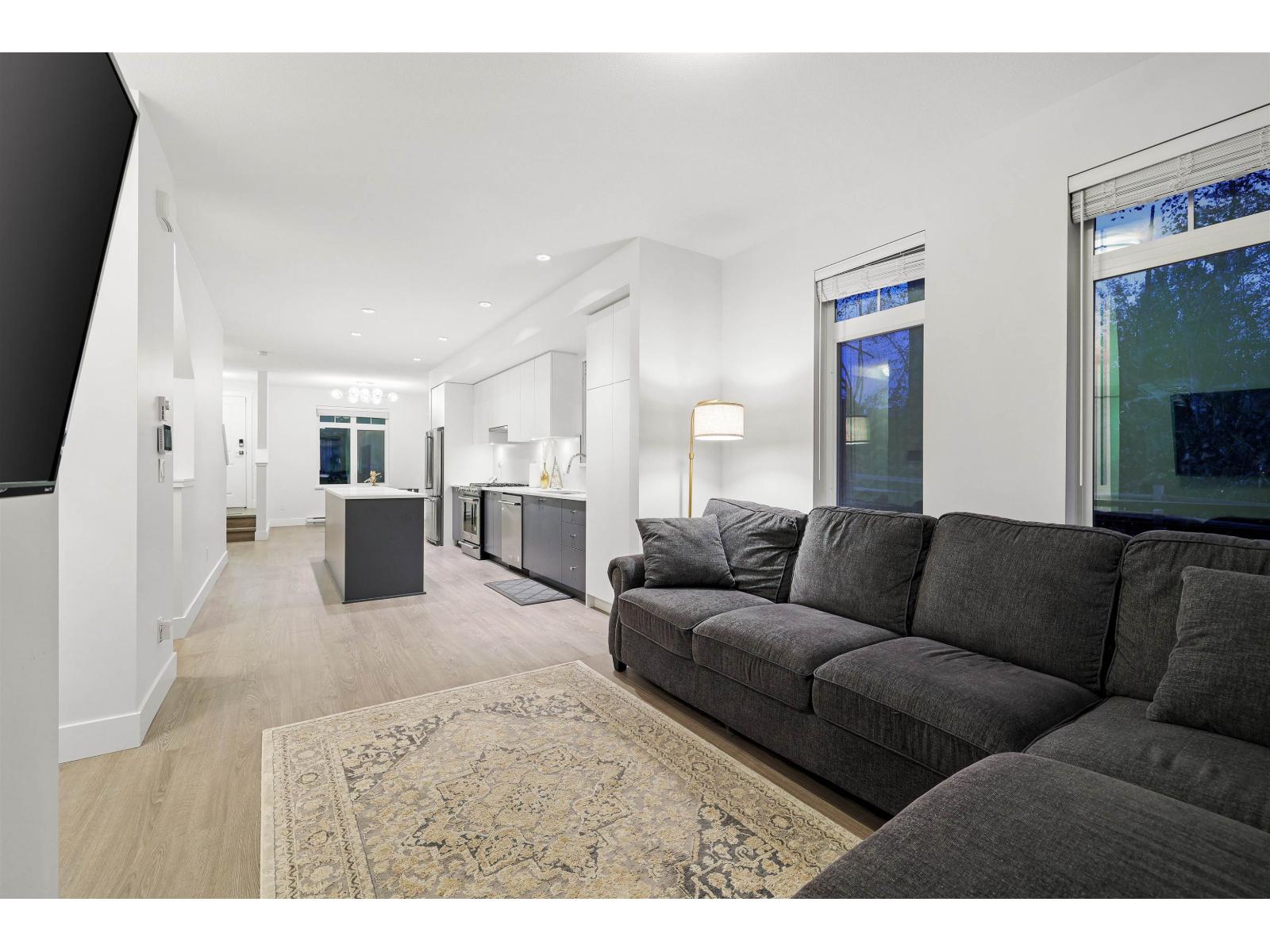 51 2070 Oak Meadows Drive, Surrey, British Columbia  V3Z 1J1 - Photo 3 - R3076567