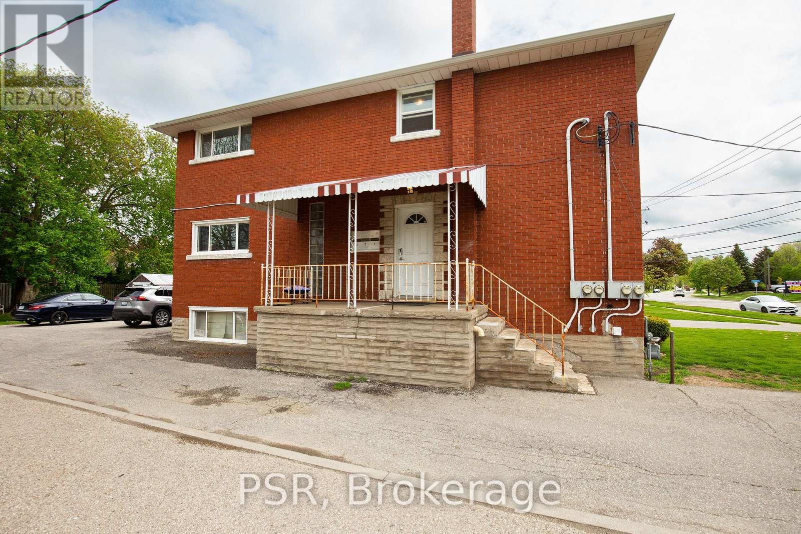 514 Krug Street, Kitchener, Ontario  N2B 1L6 - Photo 2 - X12672866
