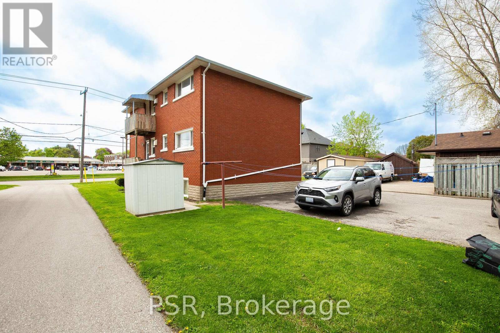 514 Krug Street, Kitchener, Ontario  N2B 1L6 - Photo 4 - X12672866