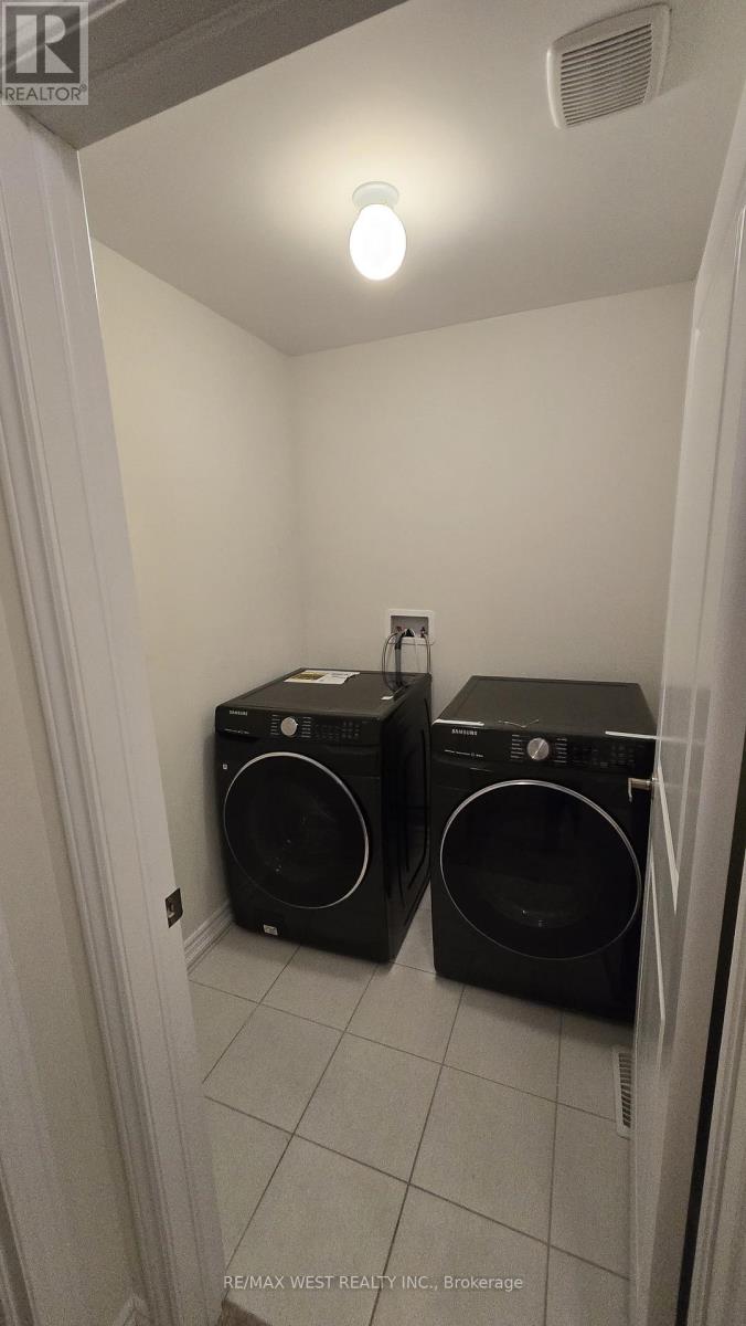 52 Cottonwood Crescent, Welland, Ontario  L3B 0J4 - Photo 12 - X12672972