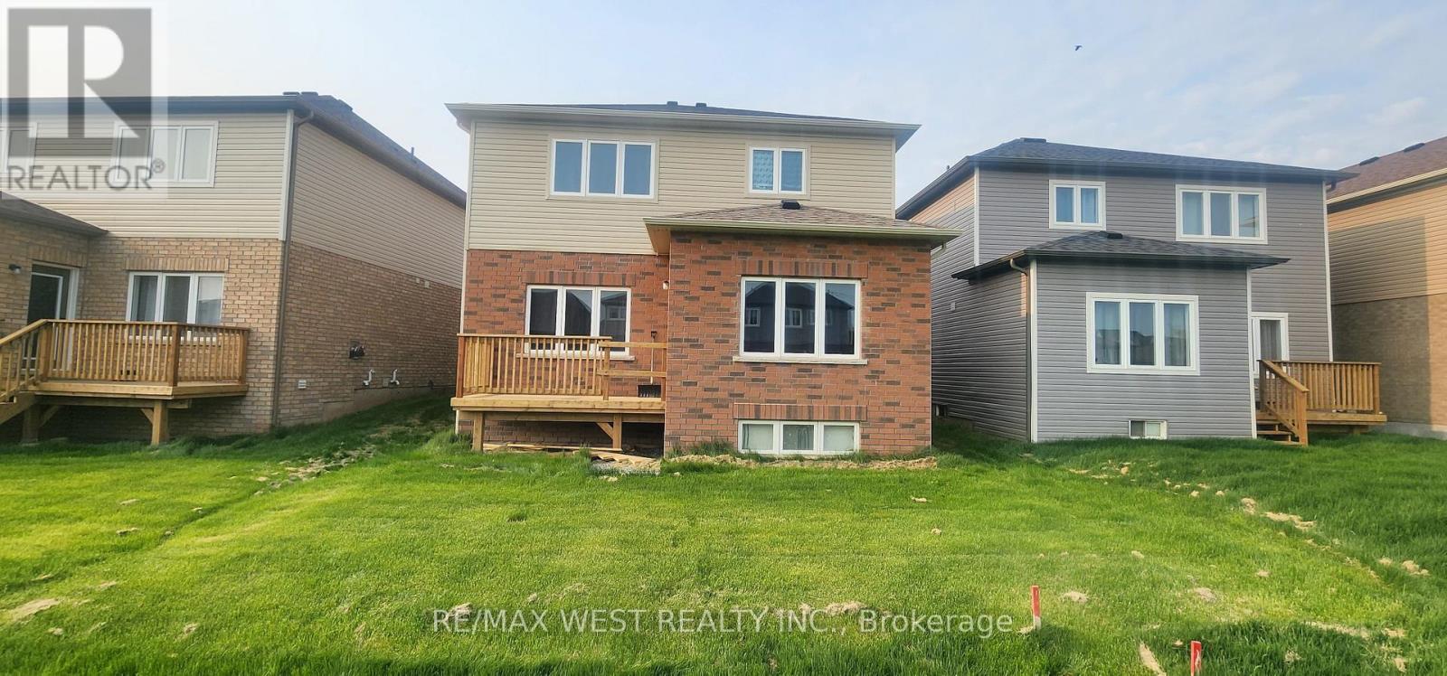 52 Cottonwood Crescent, Welland, Ontario  L3B 0J4 - Photo 14 - X12672972