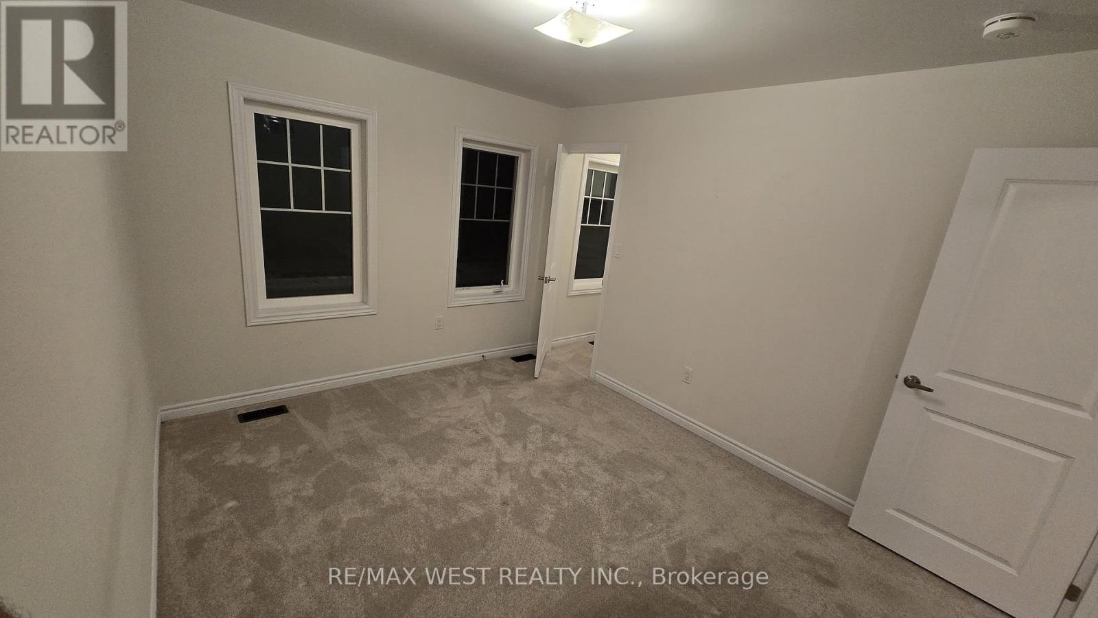 52 Cottonwood Crescent, Welland, Ontario  L3B 0J4 - Photo 8 - X12672972