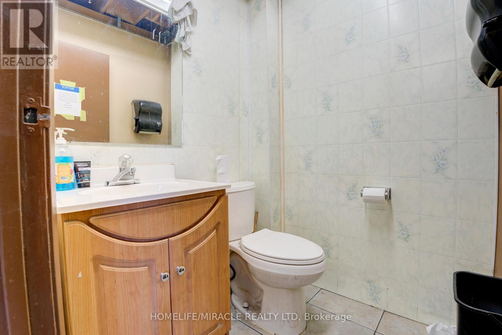 11 - 175 Advance Boulevard, Brampton, Ontario  L6T 4J1 - Photo 5 - W12535020