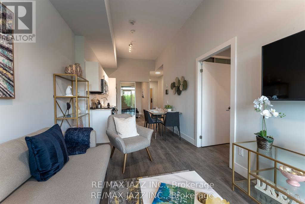 206 - 80 Bond Street E, Oshawa, Ontario  L1G 0E6 - Photo 2 - E12673140