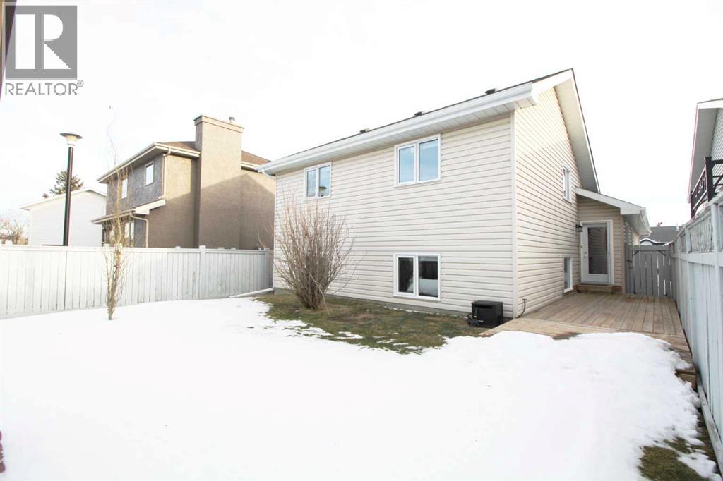 215 Hidden Vale Place Nw, Calgary, Alberta  T3A 5C5 - Photo 28 - A2276795