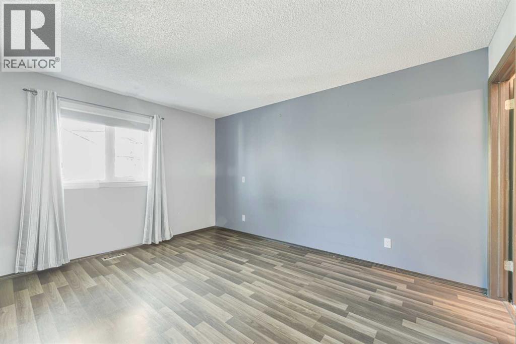 215 Hidden Vale Place Nw, Calgary, Alberta  T3A 5C5 - Photo 12 - A2276795